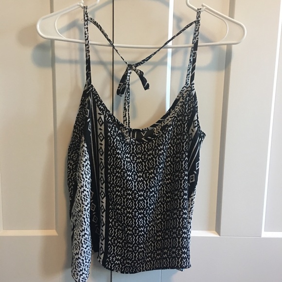 SALE! 3/15$ Forever 21 Aztec Blouse - Picture 5 of 6